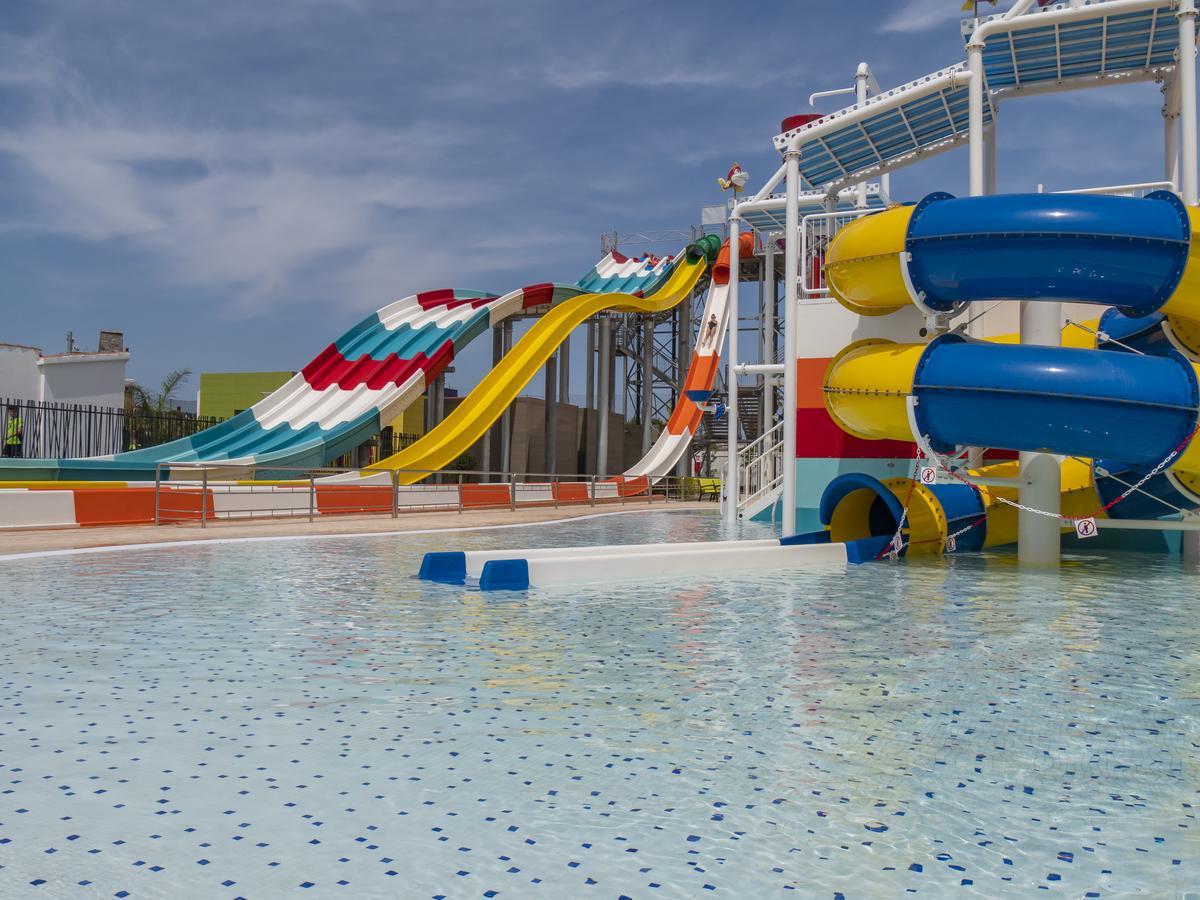 Golden Taurus Aquapark Resort Pineda de Mar Εξωτερικό φωτογραφία